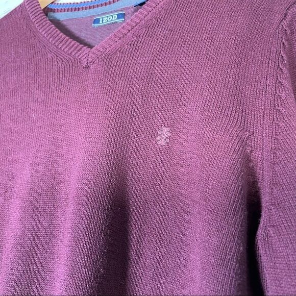 🎇izod V Neck Fieldhouse Solid Gauge Maroon Pull Over Sweater SZ Medium - Picture 3 of 9